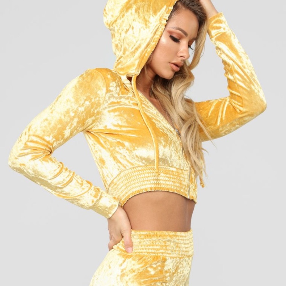Fashion Nova Crushin’ Hearts Tracksuit - Large